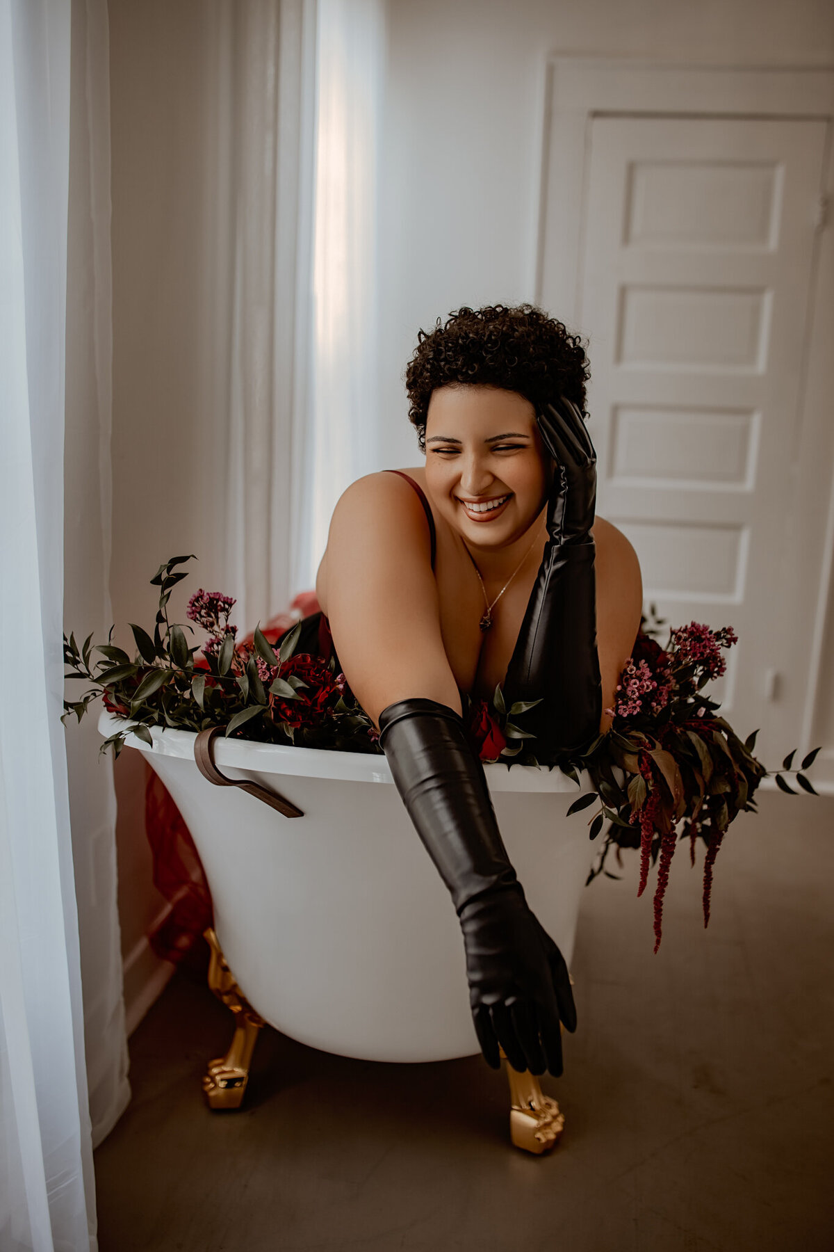 Pasadena, Tx woman smiling in tub photo
