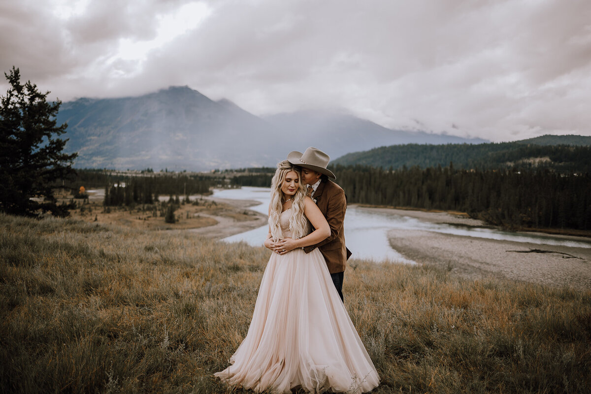 Alberta_elopement_photographer (8)