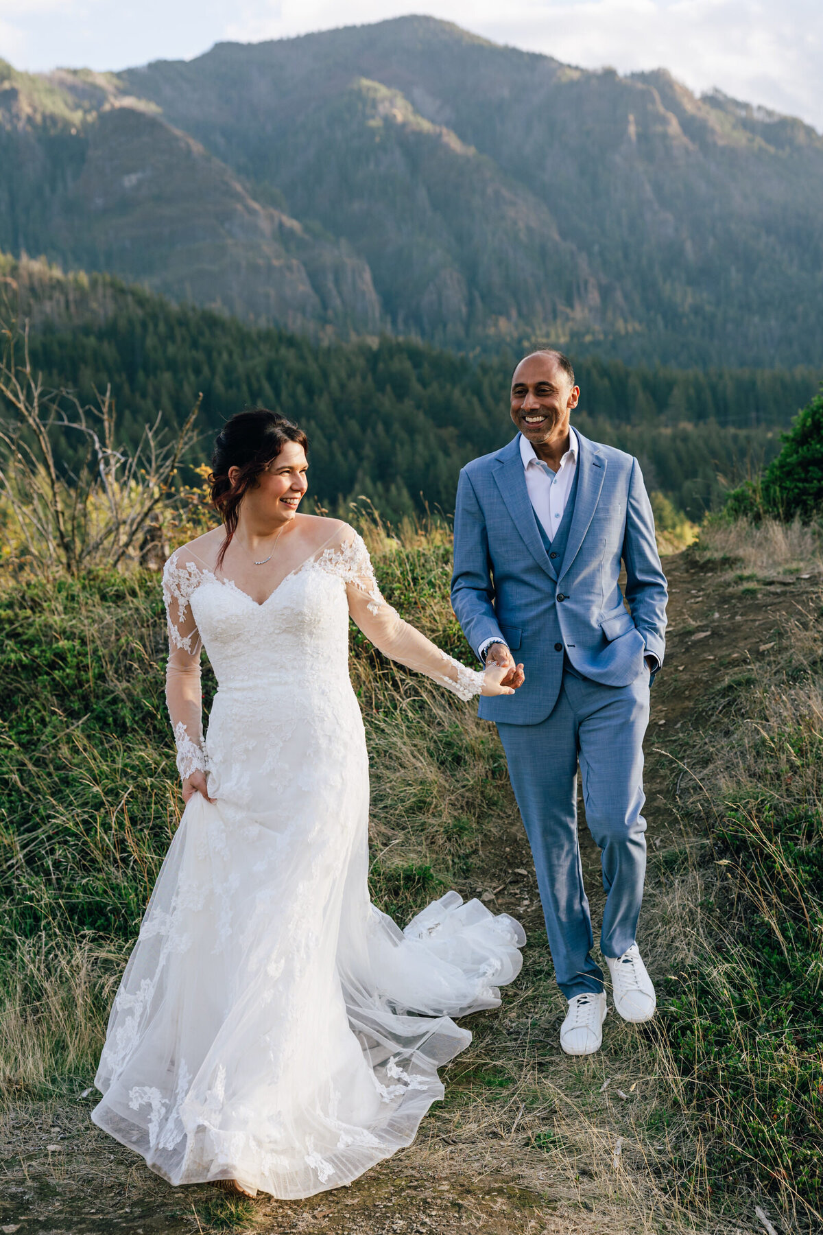 Columbia-River-Gorge-Oregon-Elopement-3