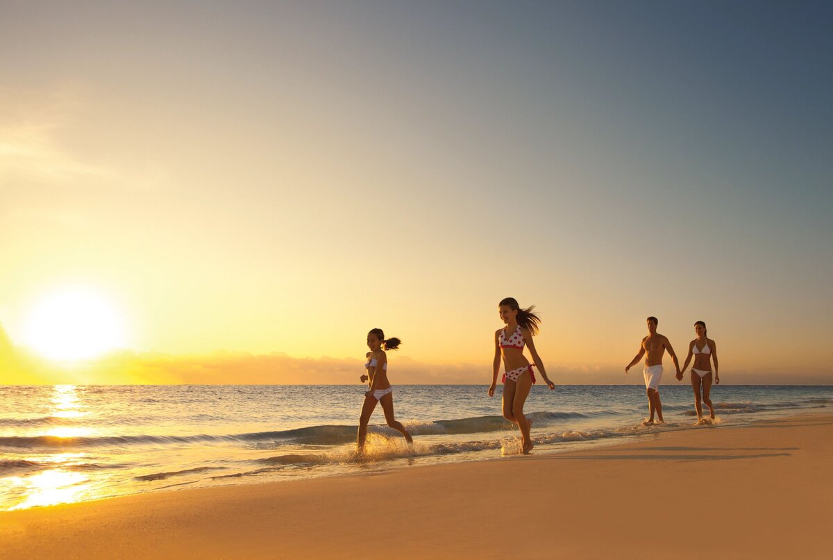 DRSRC-FamilyonBeach2-2-CB