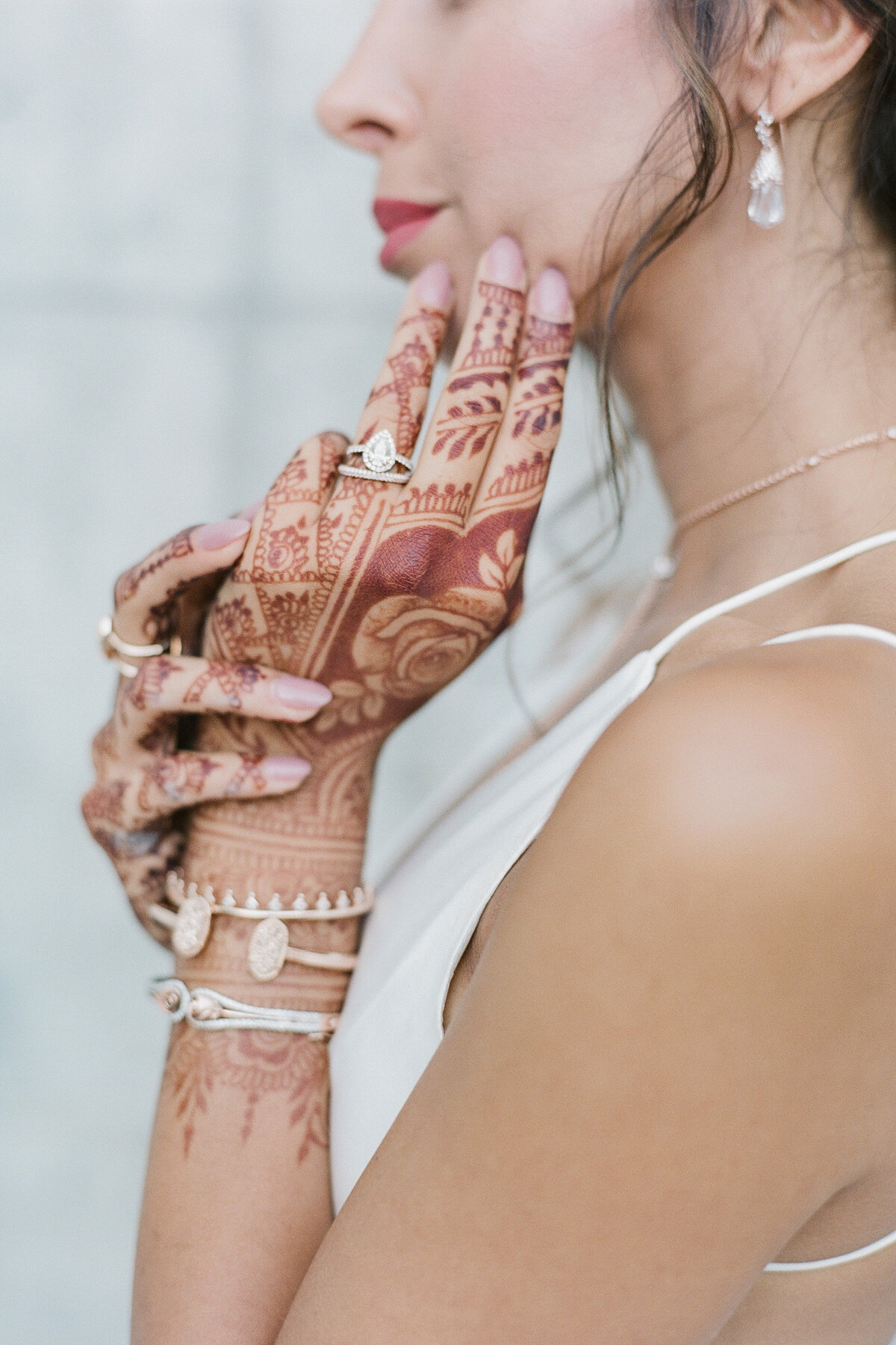 modern - moroccan - wedding -reception - bride - mehndi  (1)