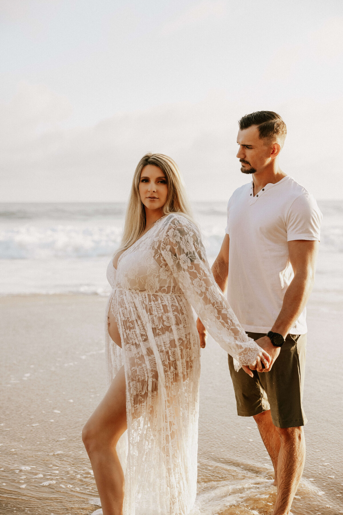 babygirl-maternity-couple-beach-session