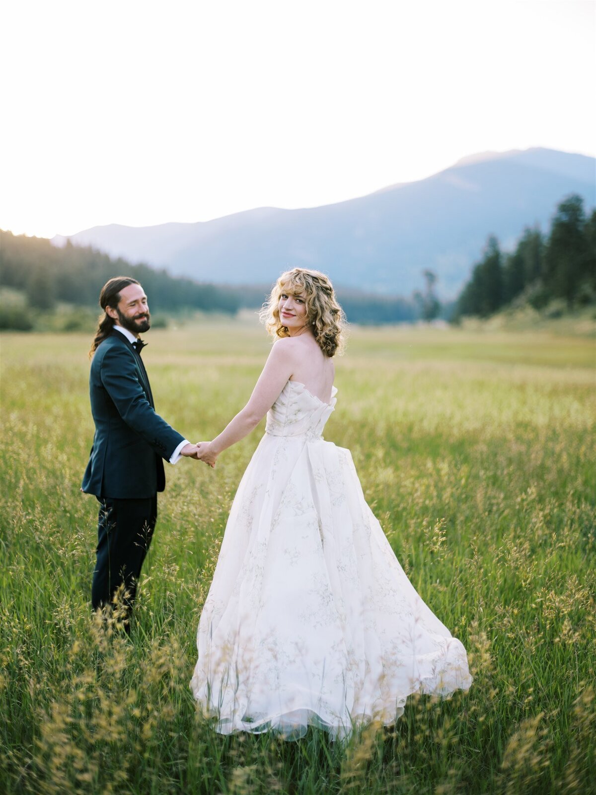 Colorado-wedding-planner-ranch-wedding-fashion-bridal-gown