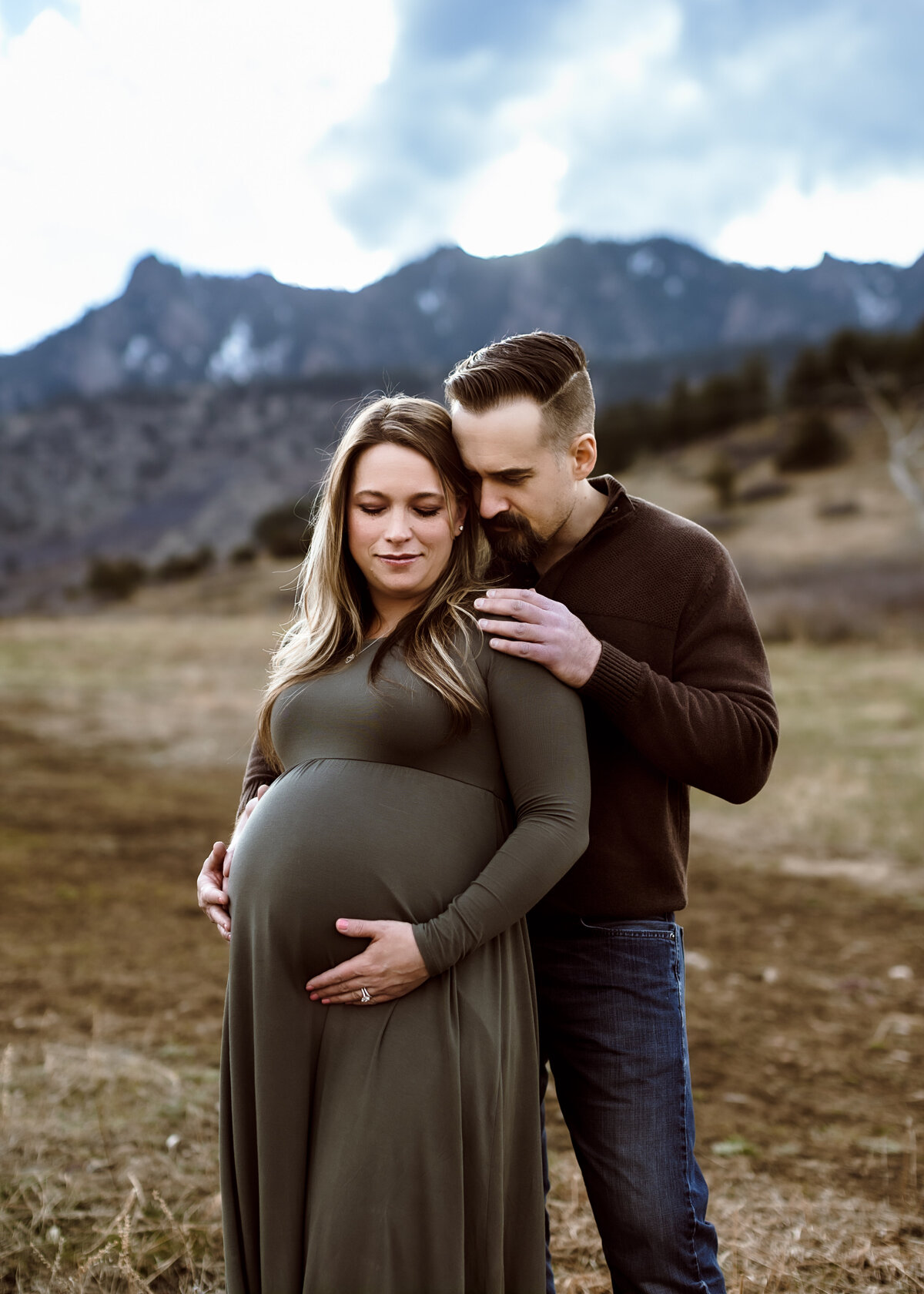 CouplesPregnancyPhotoshootColorado