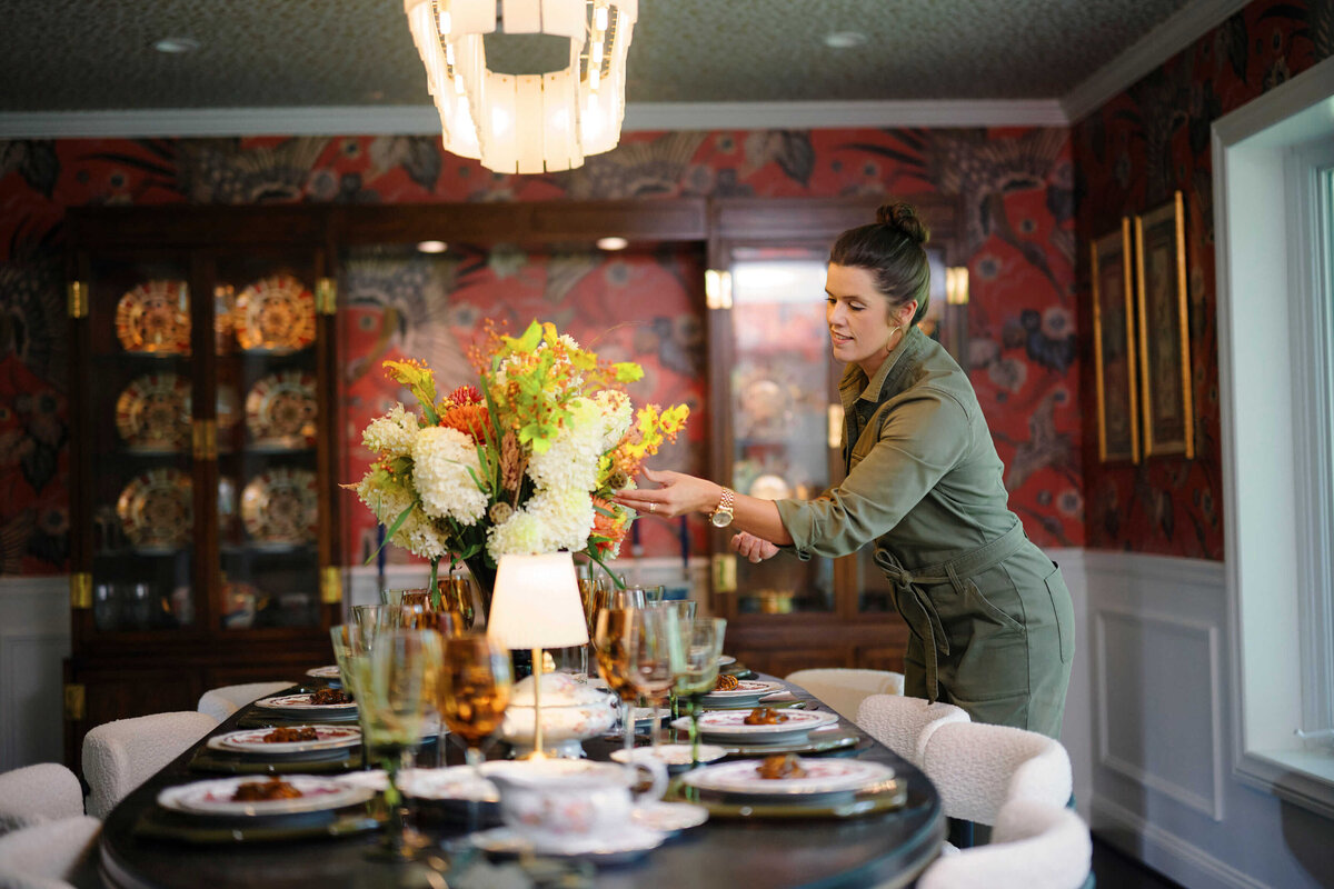 ghost-host-eli-turner-frederick-maryland-thanksgiving-tablescape-centerpiece30