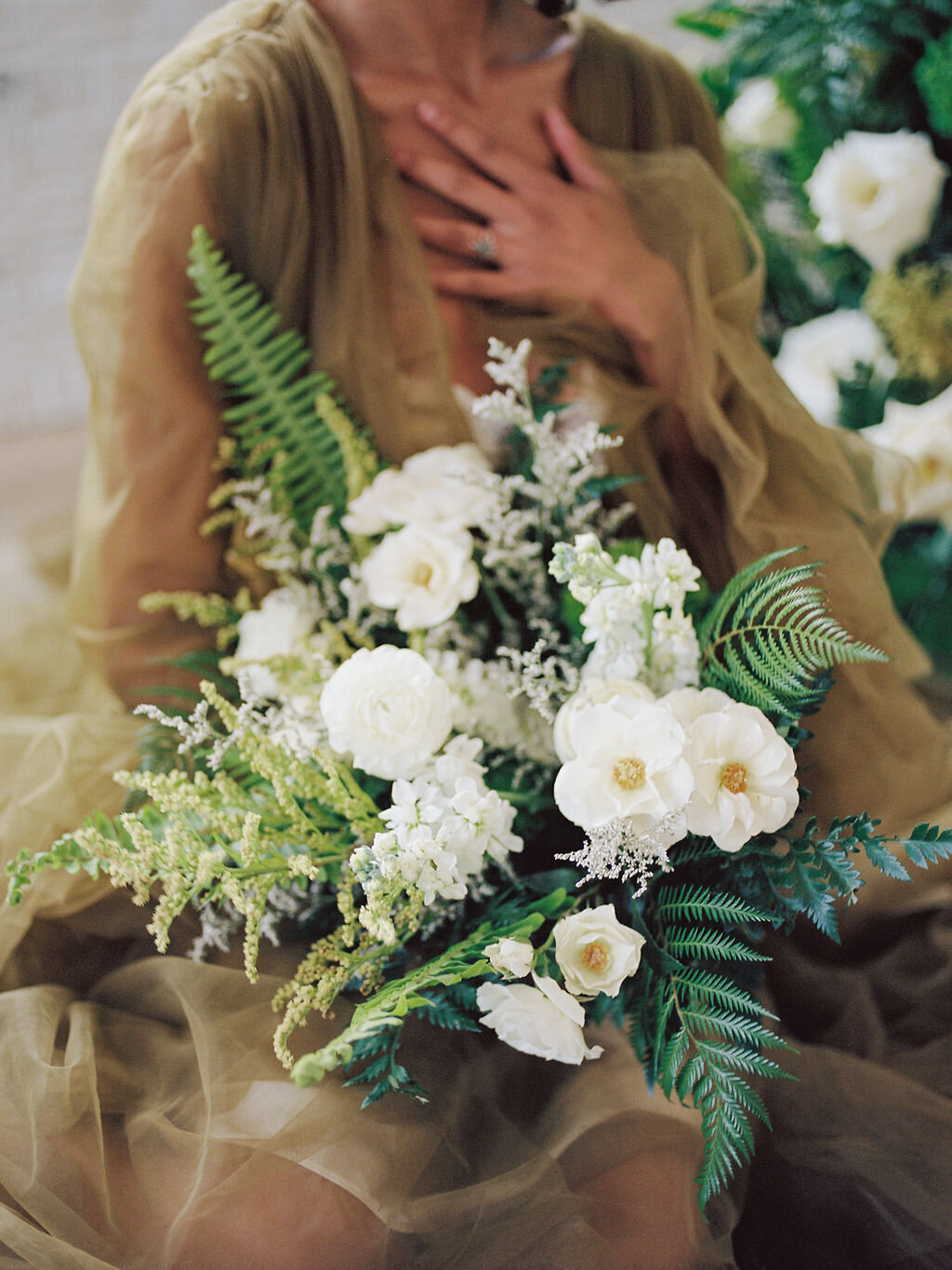 ModernBridalFashionwithGreenFlorals-AlisonBrookePhotography-53