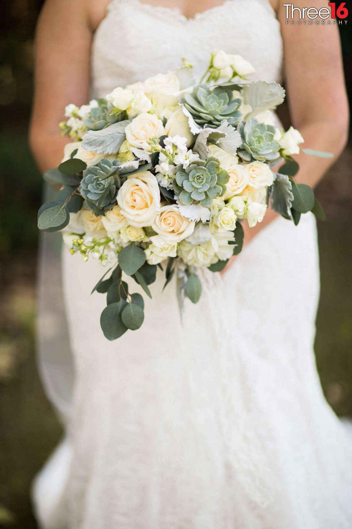 Bride's beautiful Bouquet of Flowers