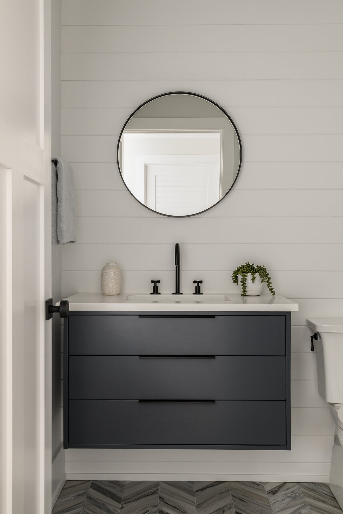 Holly-Lane-project-by-Jersey-Shore-interior-designer-Faye-Roeber-Interiors-15