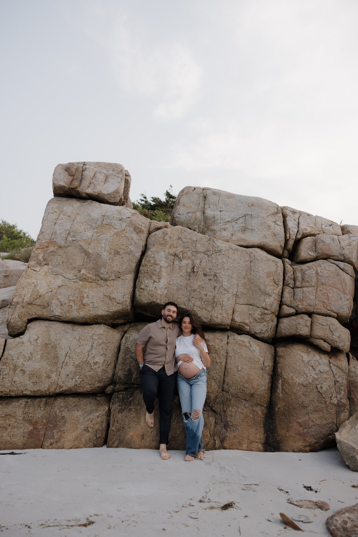 coastal-new-england-maternity-photoshoot-14