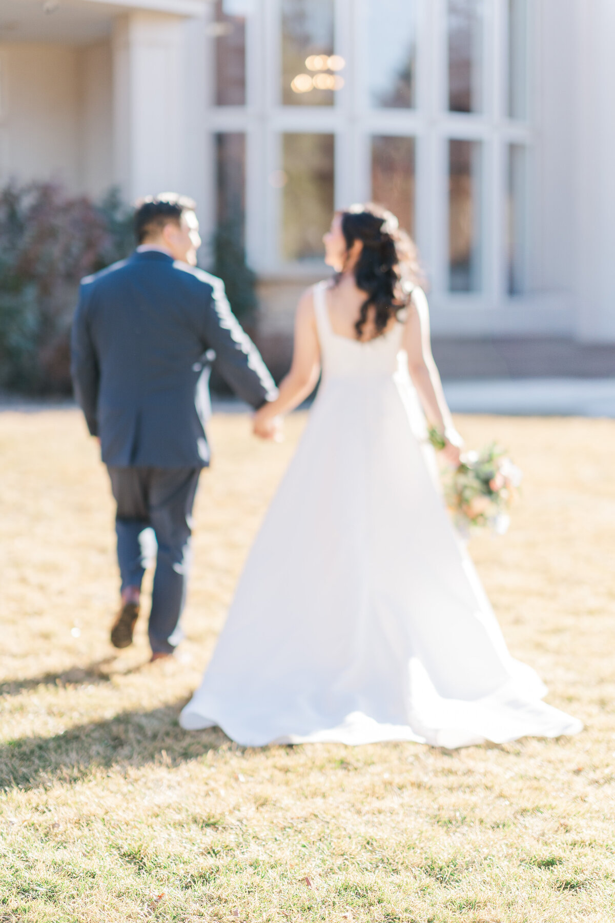 Chateaux at Fox Meadows Colorful Spring Wedding Light and Airy Elena Spraguer Photography  0078