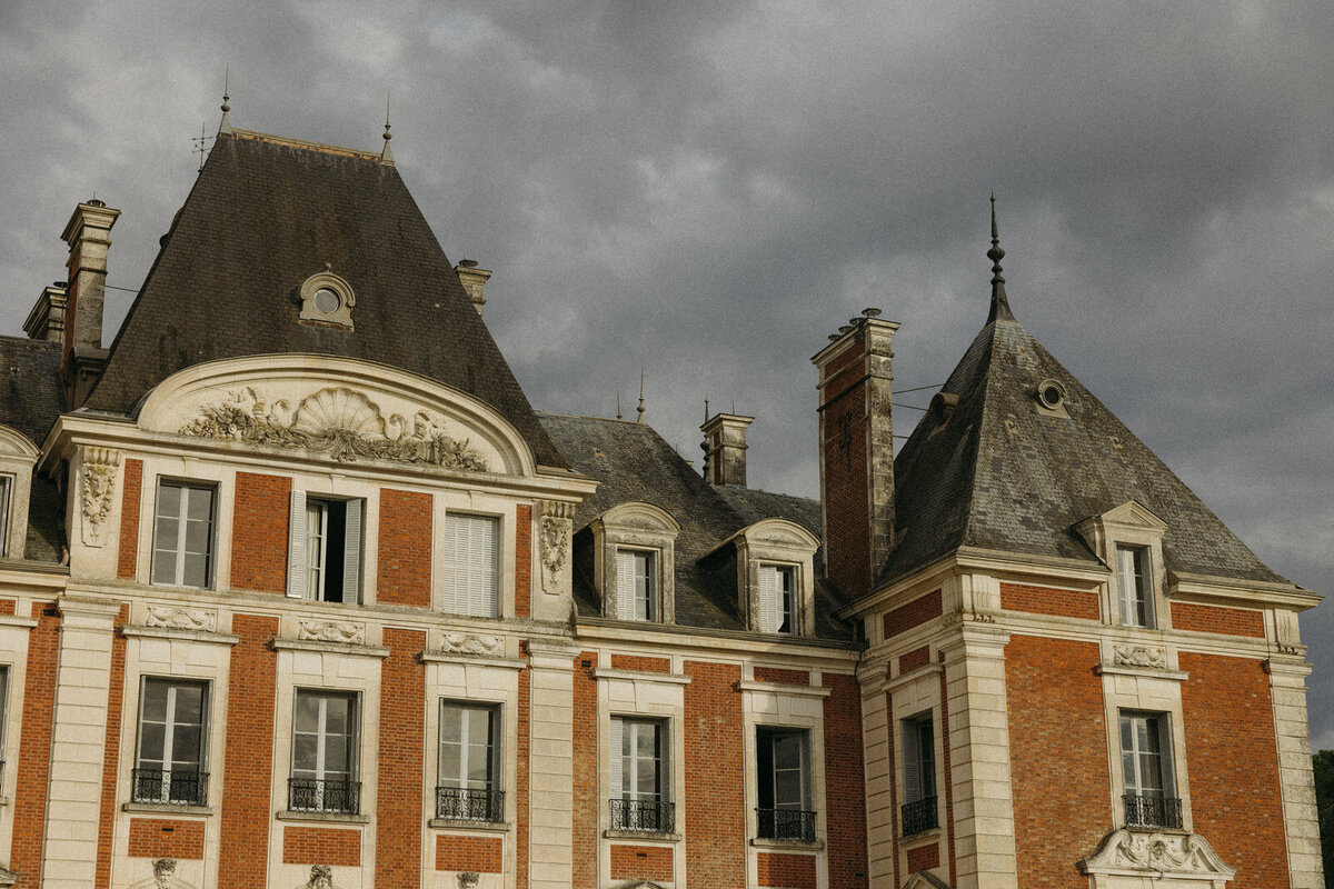 The Chateau Domaine du Réveillon in the french countryside of Burgundy France, by Andrea-Marie Photography