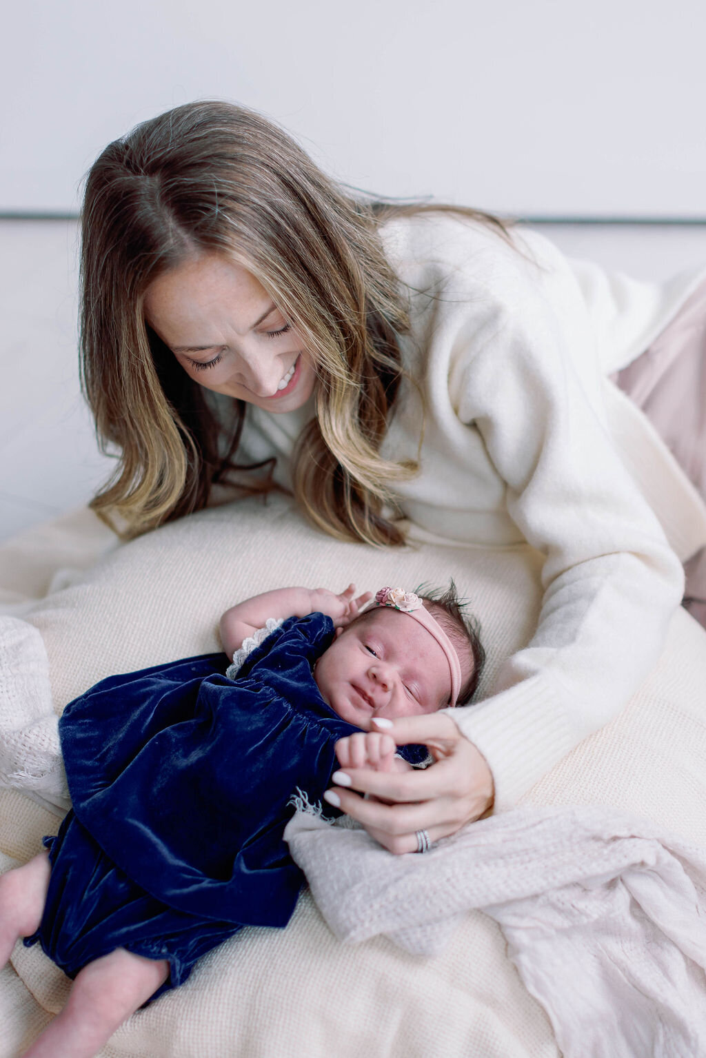 Lumen-Room-Dallas-Newborn-Family-Session-59