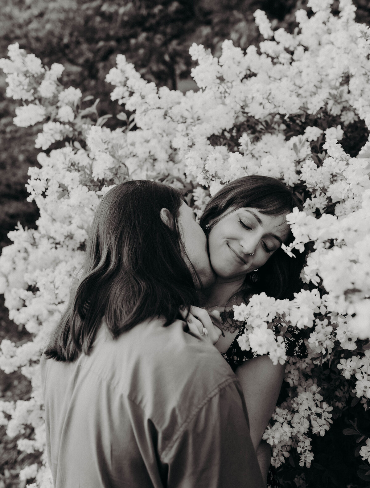 spring engagement session highland park rochester new york