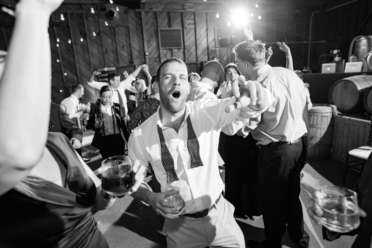 Saltwater-farm-vineyard wedding-photographer-kingdom-of-the-hawk