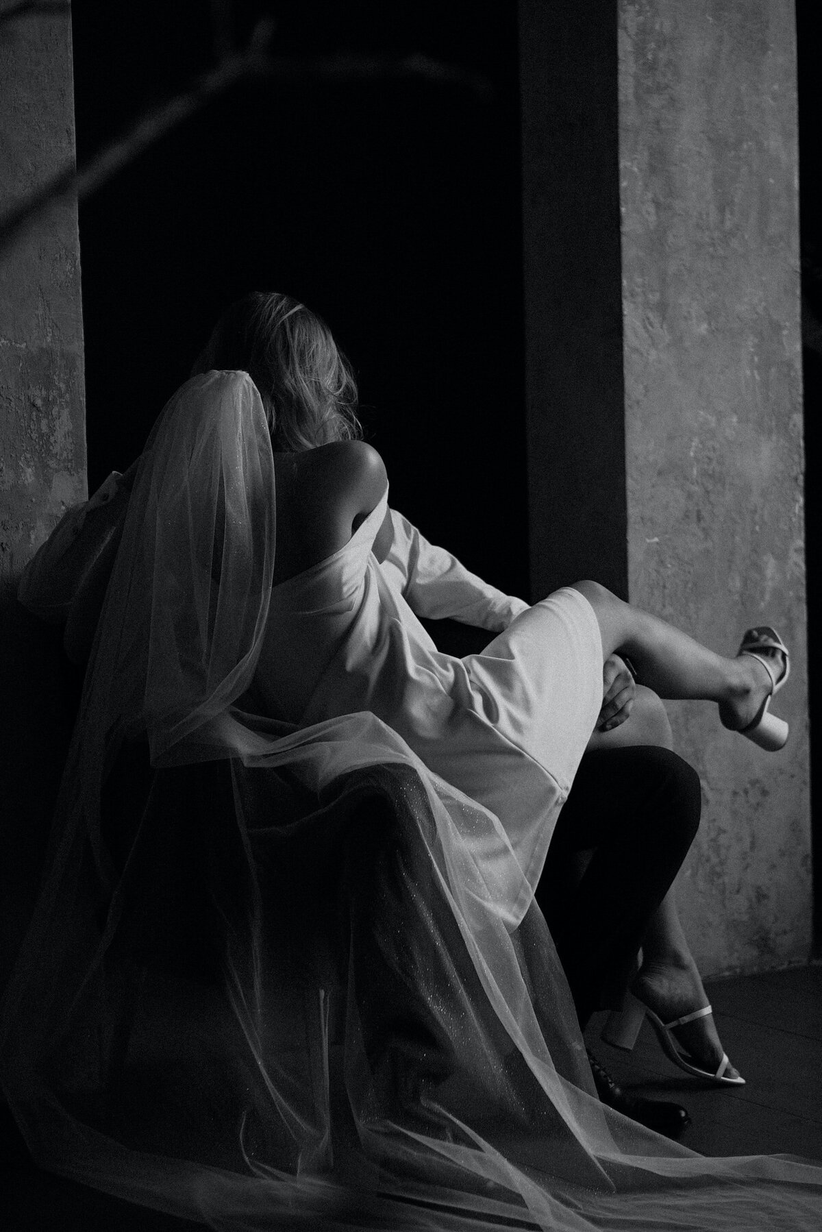 bride-and-groom-kissing