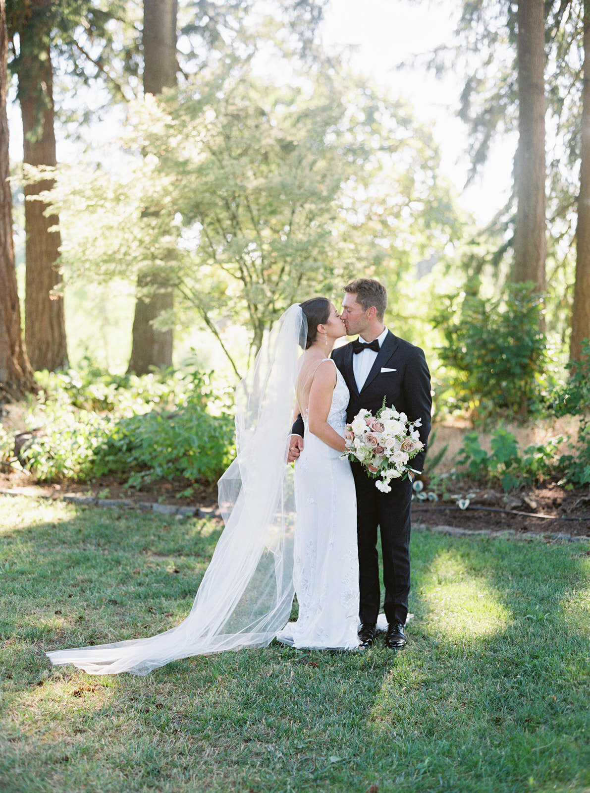 Carlos-Hernandez-Photography-Megan-Trevor-Wedding-Portland-Oregon-379