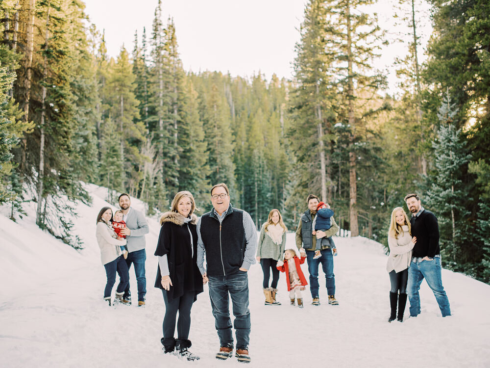 Colorado-Family-Photography-Vail-Mountaintop-Winter-Snowy-Christmas-Photoshoot10