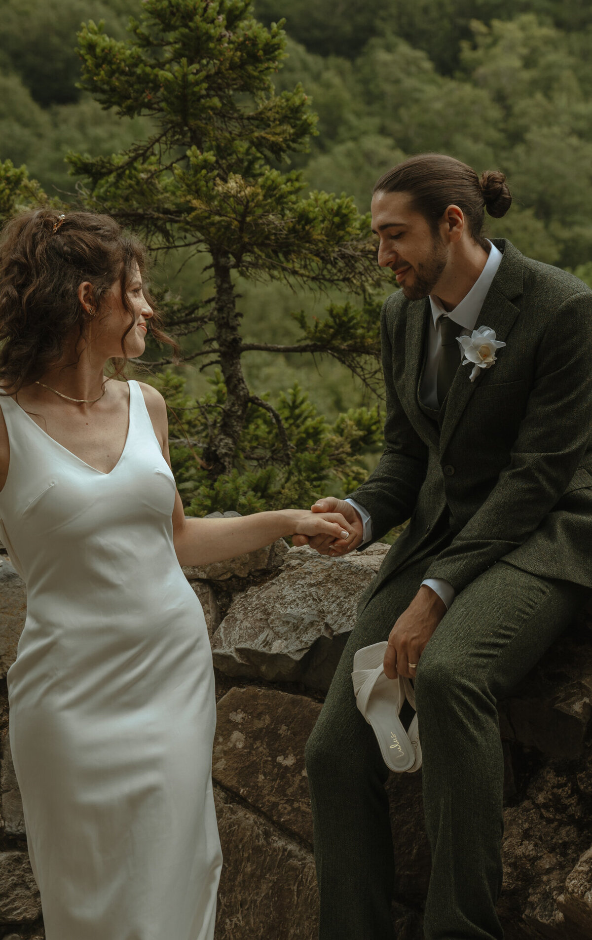 intimate, soulful, elopement, adventure elopement, hiking, elopement couple