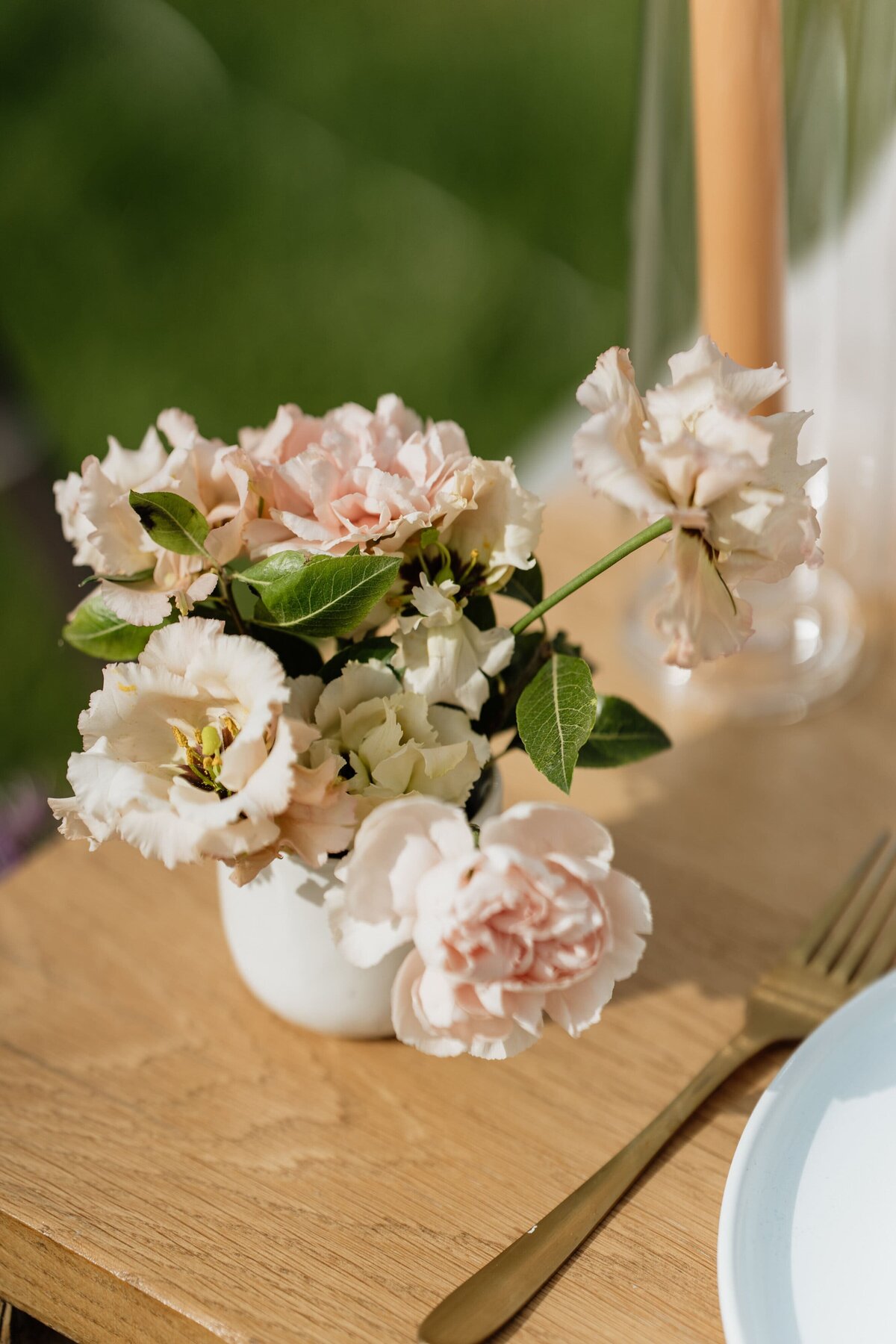 nude-floral-composition-miniature