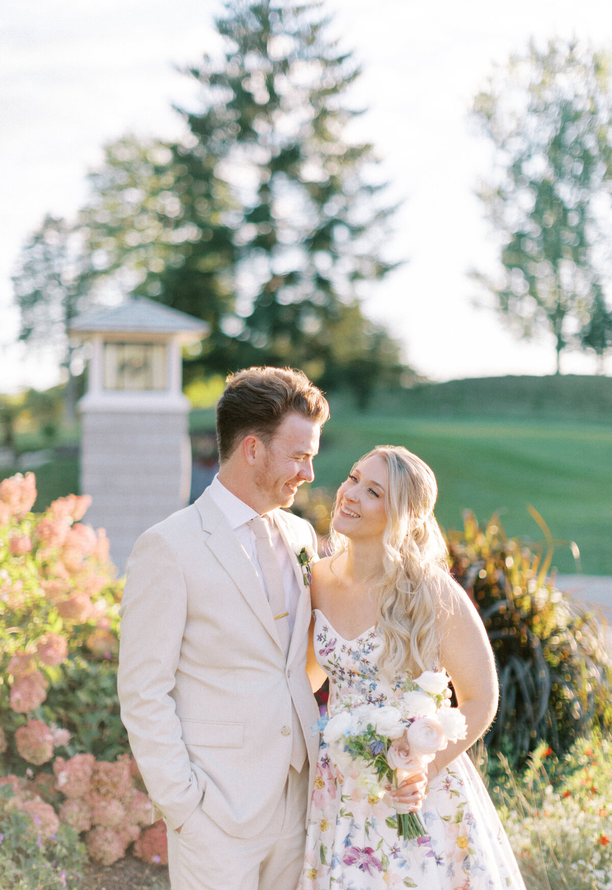 carriage house wedding flowers 28