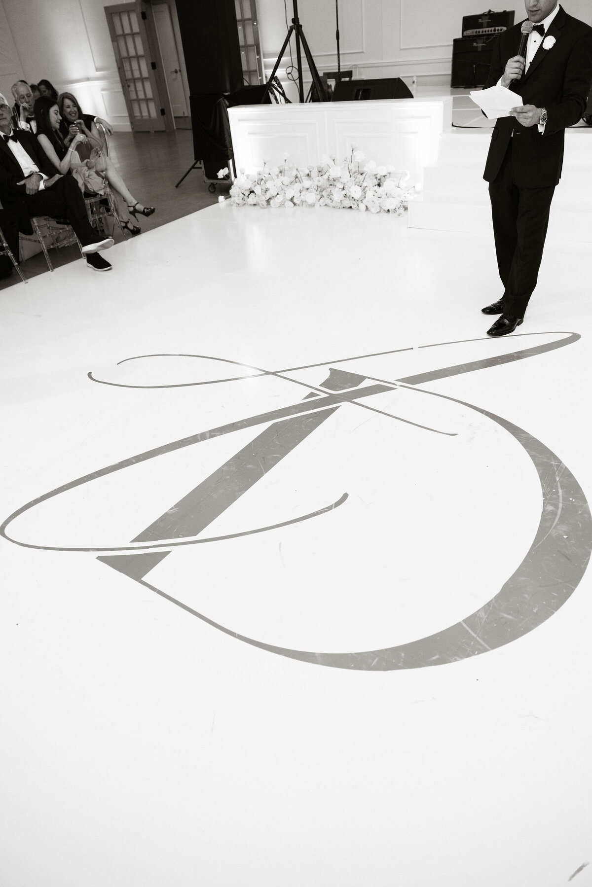 146_bride-groom-dance-floor