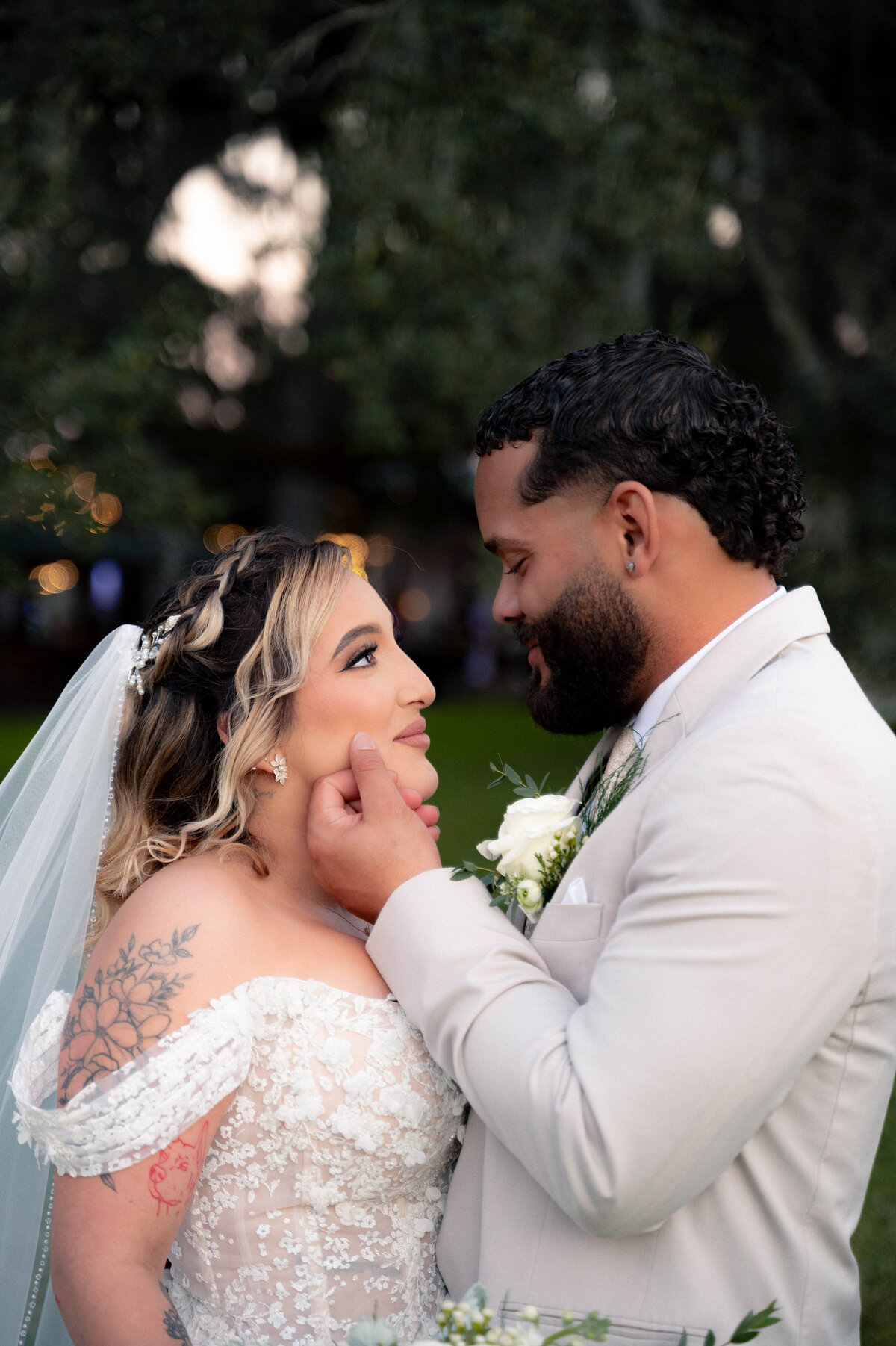 Orlando based Wedding and engagement photo studio