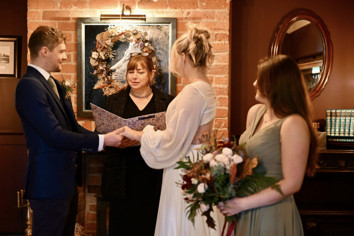 Weddings in the Snug at the White Lion at Hankelow 14