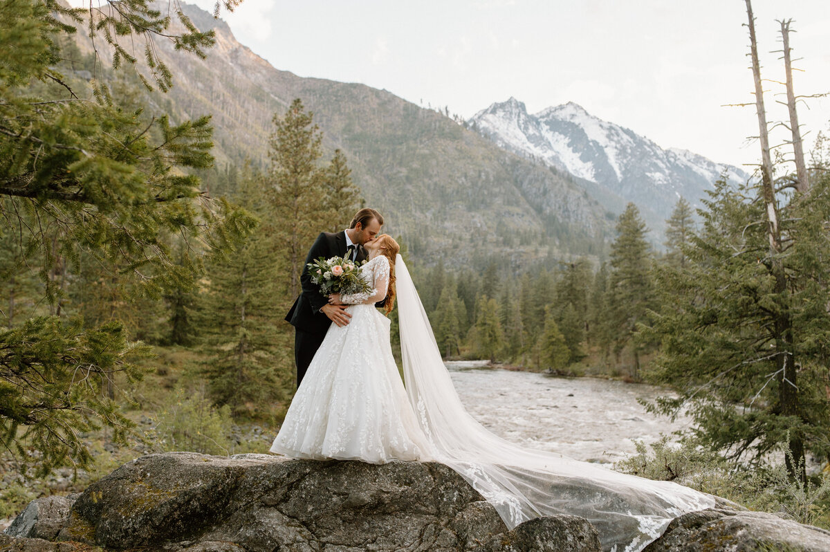 spring_leavenworth_sleeping_lady_resort_wedding_07
