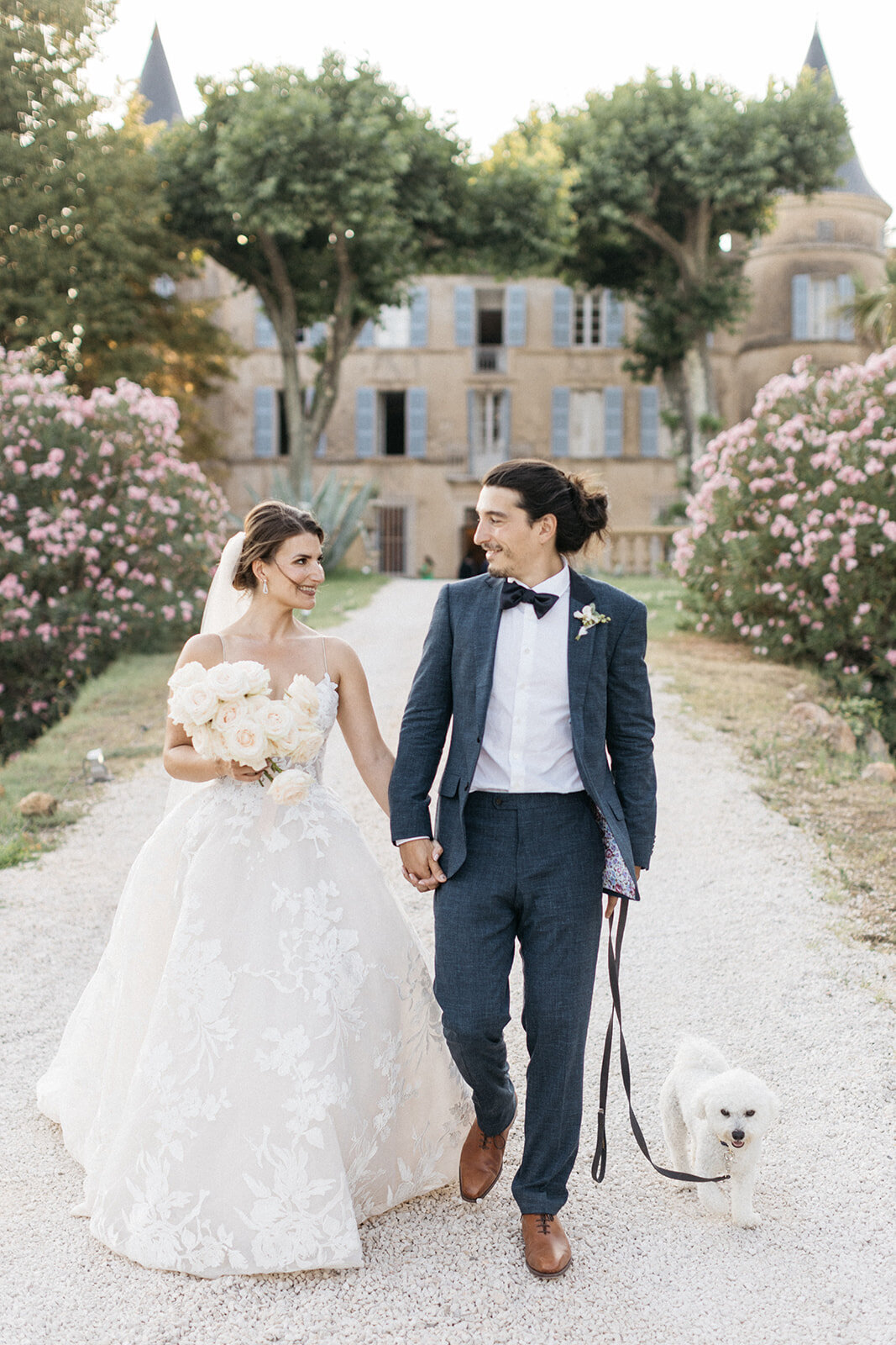 Lily Maxx wedding at chateau Robernier in a Monique Lhuillier gown - Veronique Lorre florist25