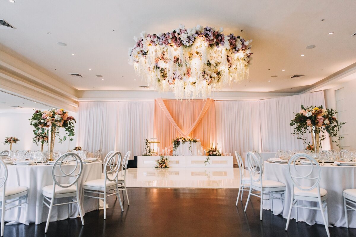romantic modern wedding with wreath