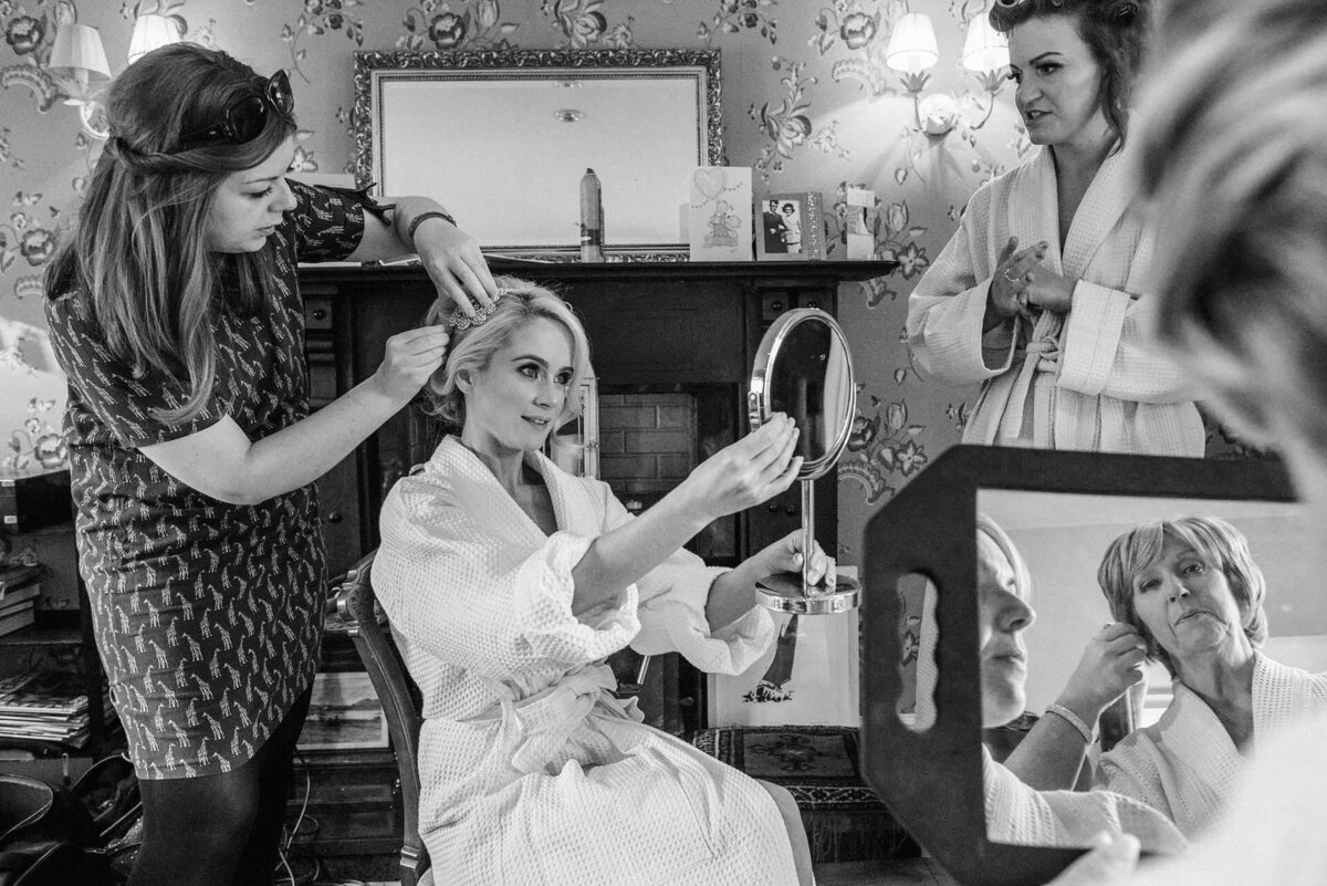 25 bride-getting-ready-cork