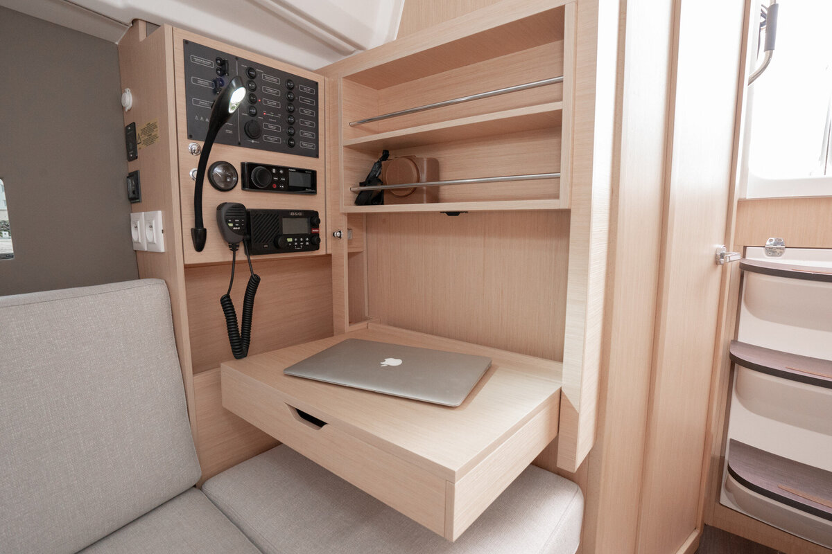 Beneteau-oceanis-30.1-9