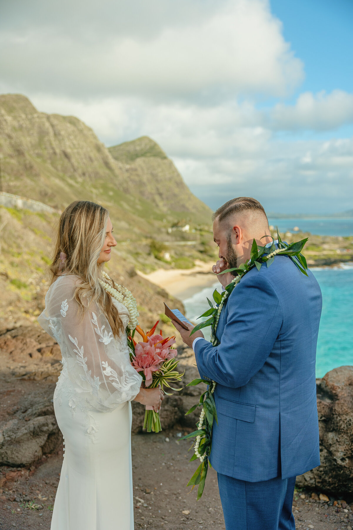 Elopement Photos in Honolulu Oahu