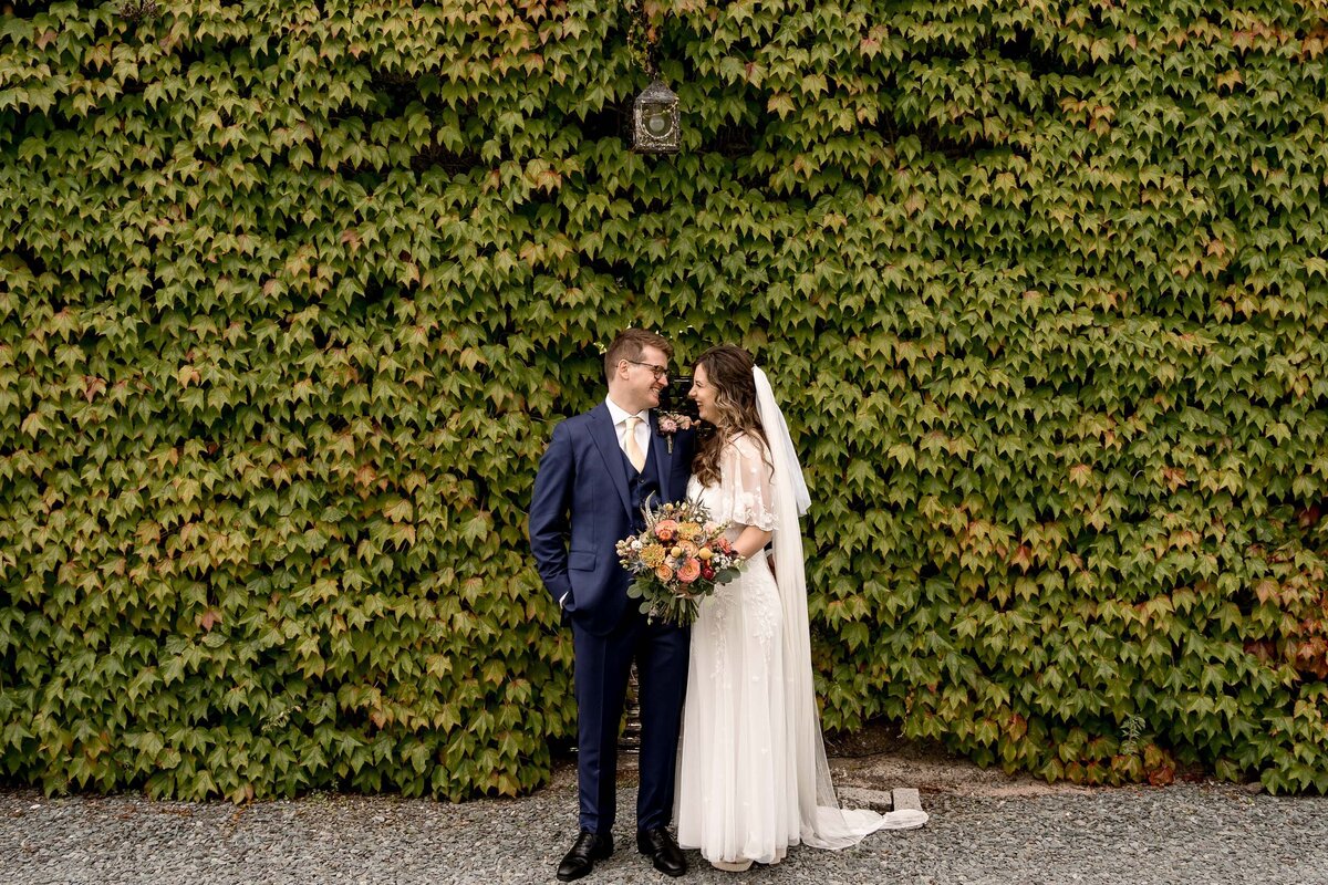 great-barn-devon-wedding-photographer-jasmine-leo-32