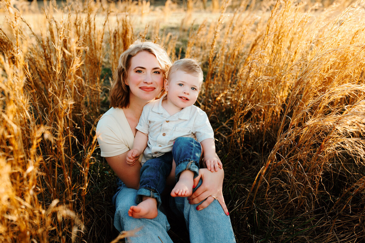 Best Motherhood photography NW Arkansas, motherhood portraits near me, mommy and me photography NW Arkansas