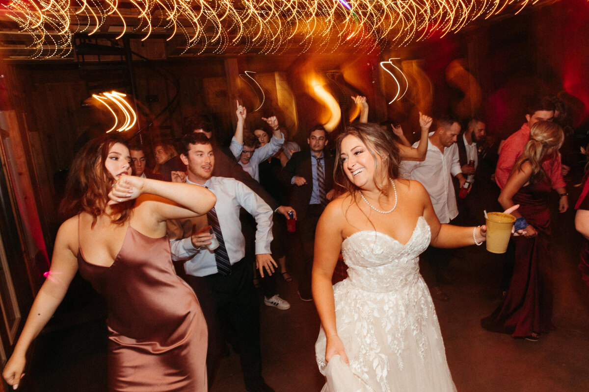 fayette-alabama-al-timber-valley-lodge-wedding-venue-reception-dance-floor-dj-dancing