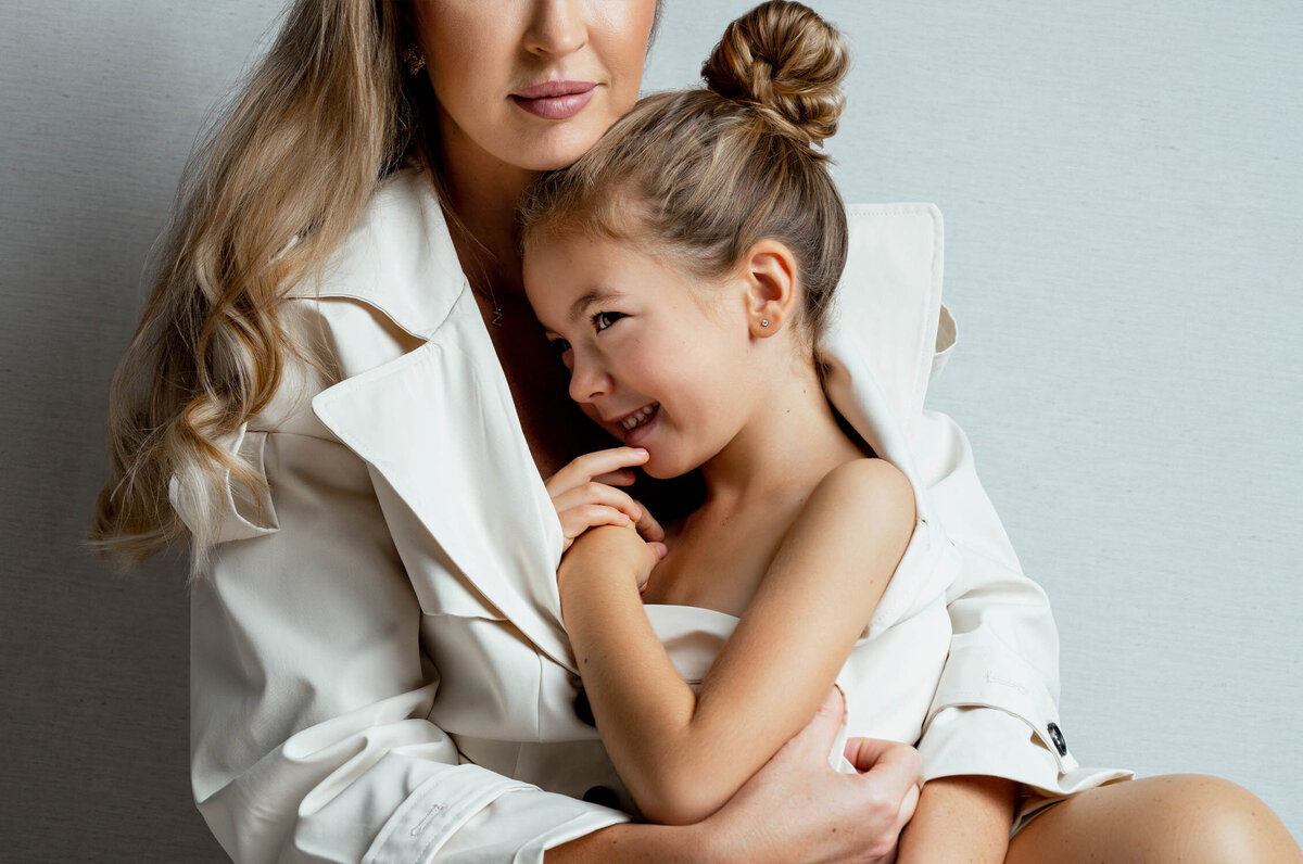 08 - motherhood portraits in miami by lisset galeyev photography