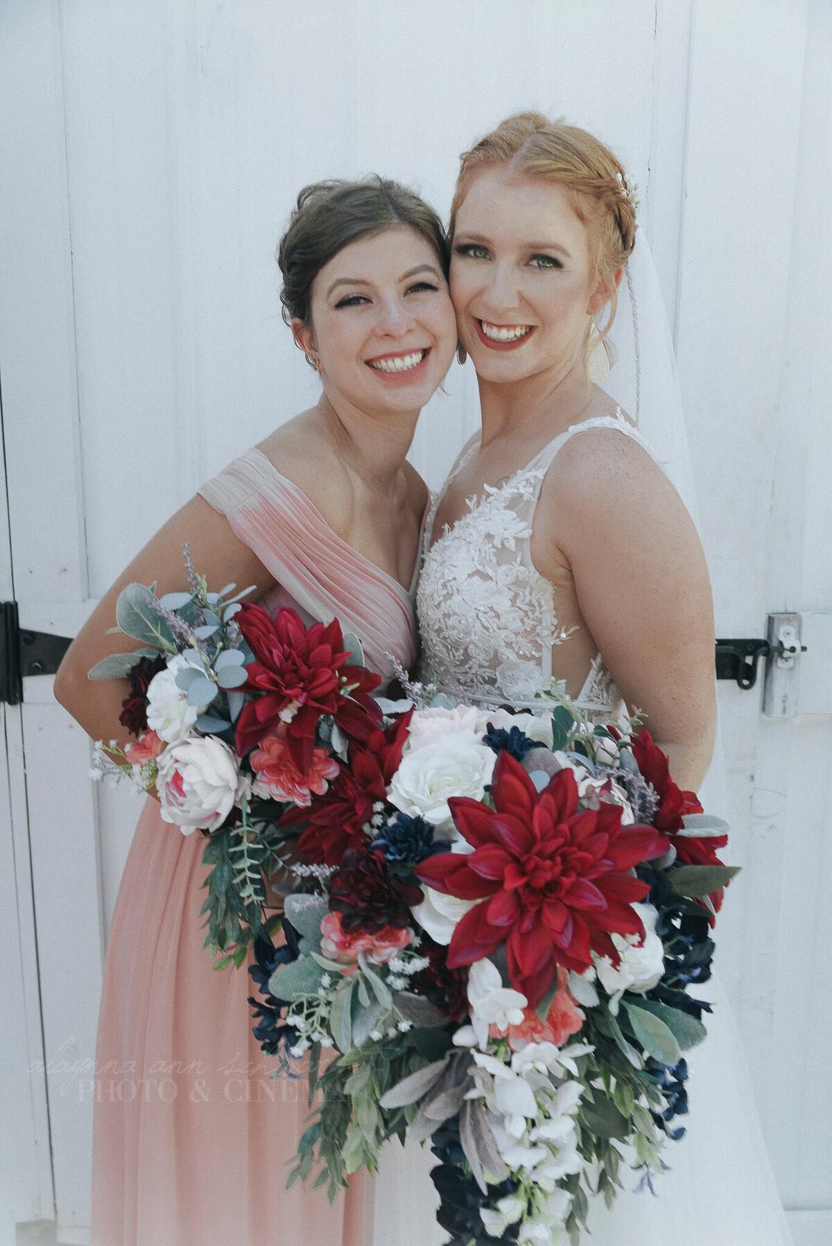 bridal party _ alaynna ann schwartz _ harpors vinyard _ iowa photographer _ playlife photography_0028