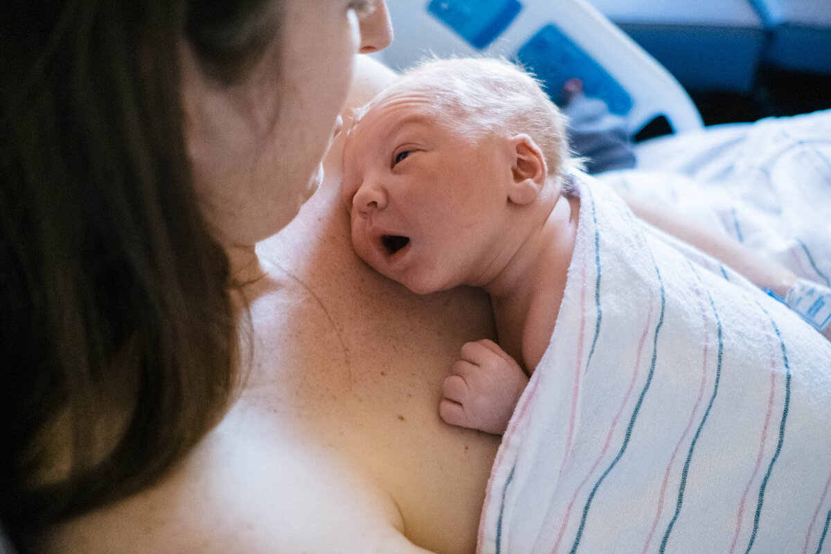 candid-natural-boston-newborn-family-photographer-zev-fisher-009