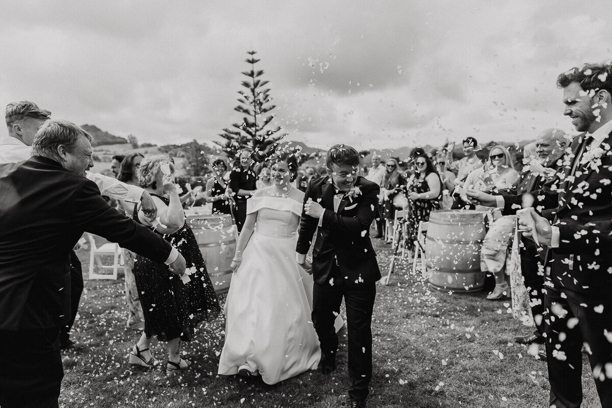 Auckland wedding photographers that capture candid photos