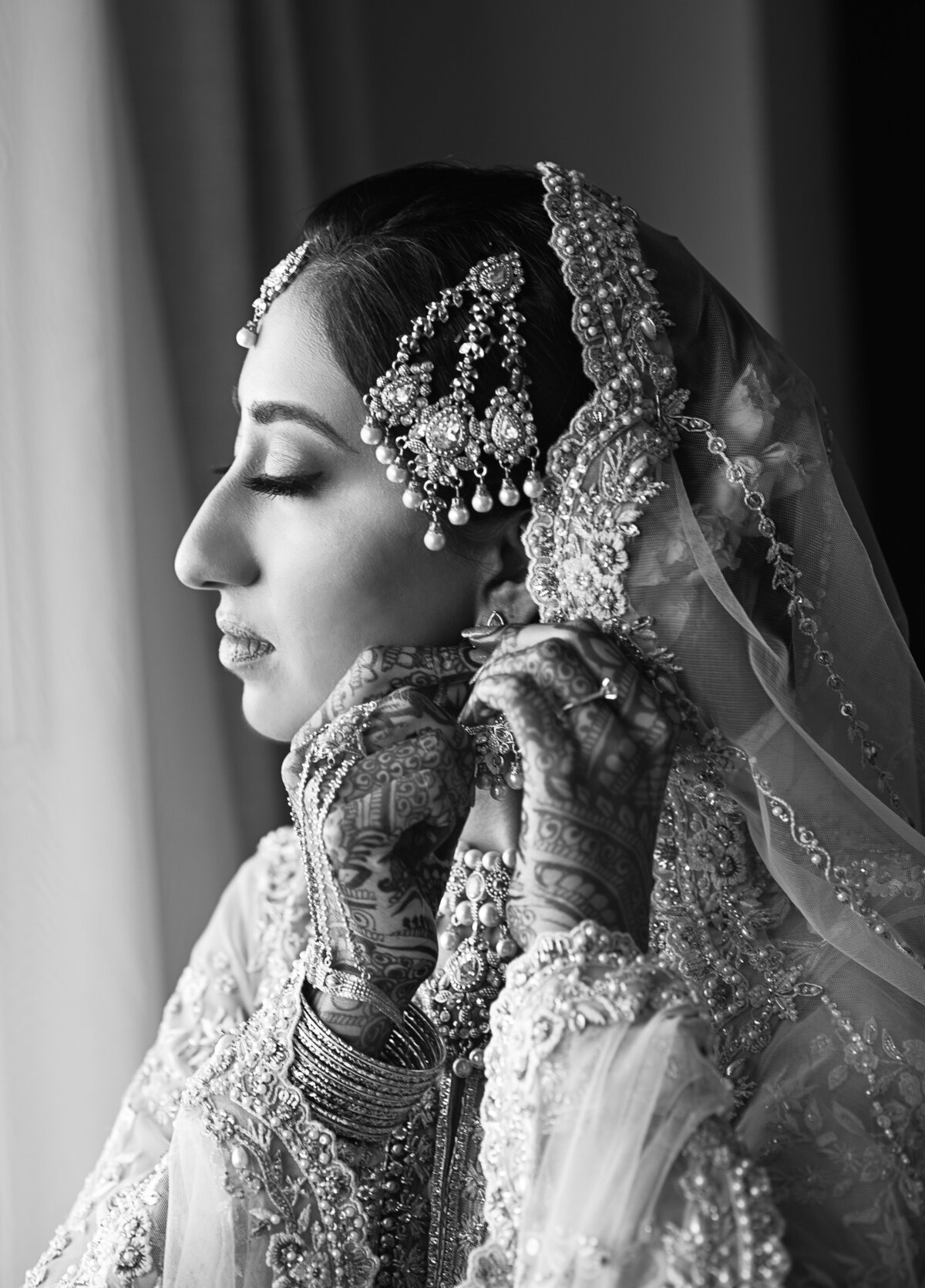 anumandsaloman_posed23bw