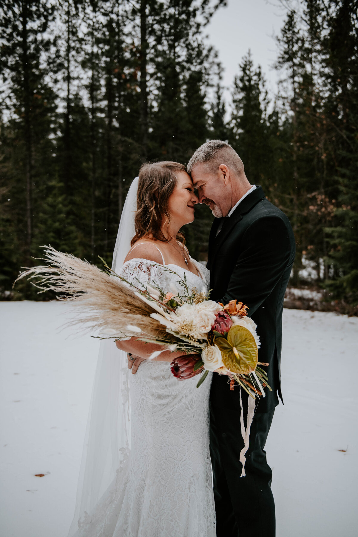 suttle-lake-sisters-oregon-lodge-woods-vow-renewal-photographer-wedding-elopement-2790