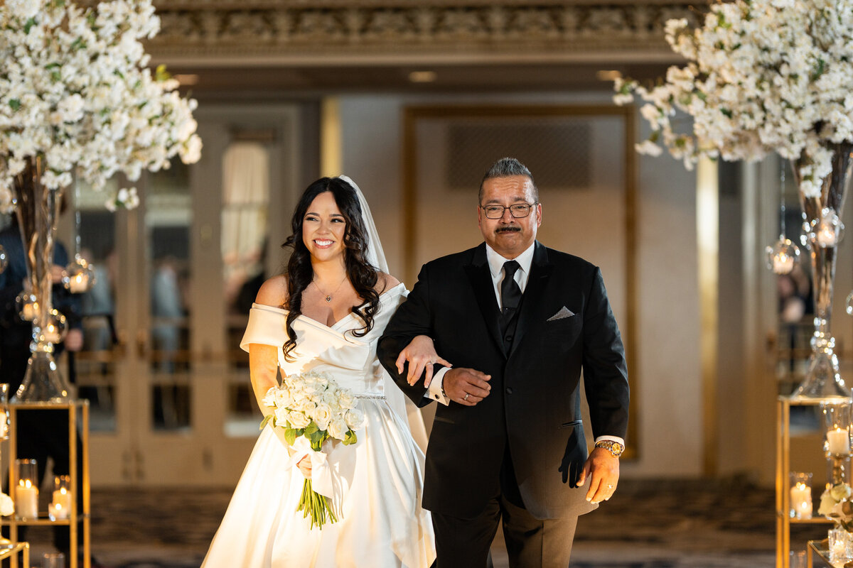 30-Hilton-Chicago-Wedding-Photos-Lauren-Ashlely-Studios