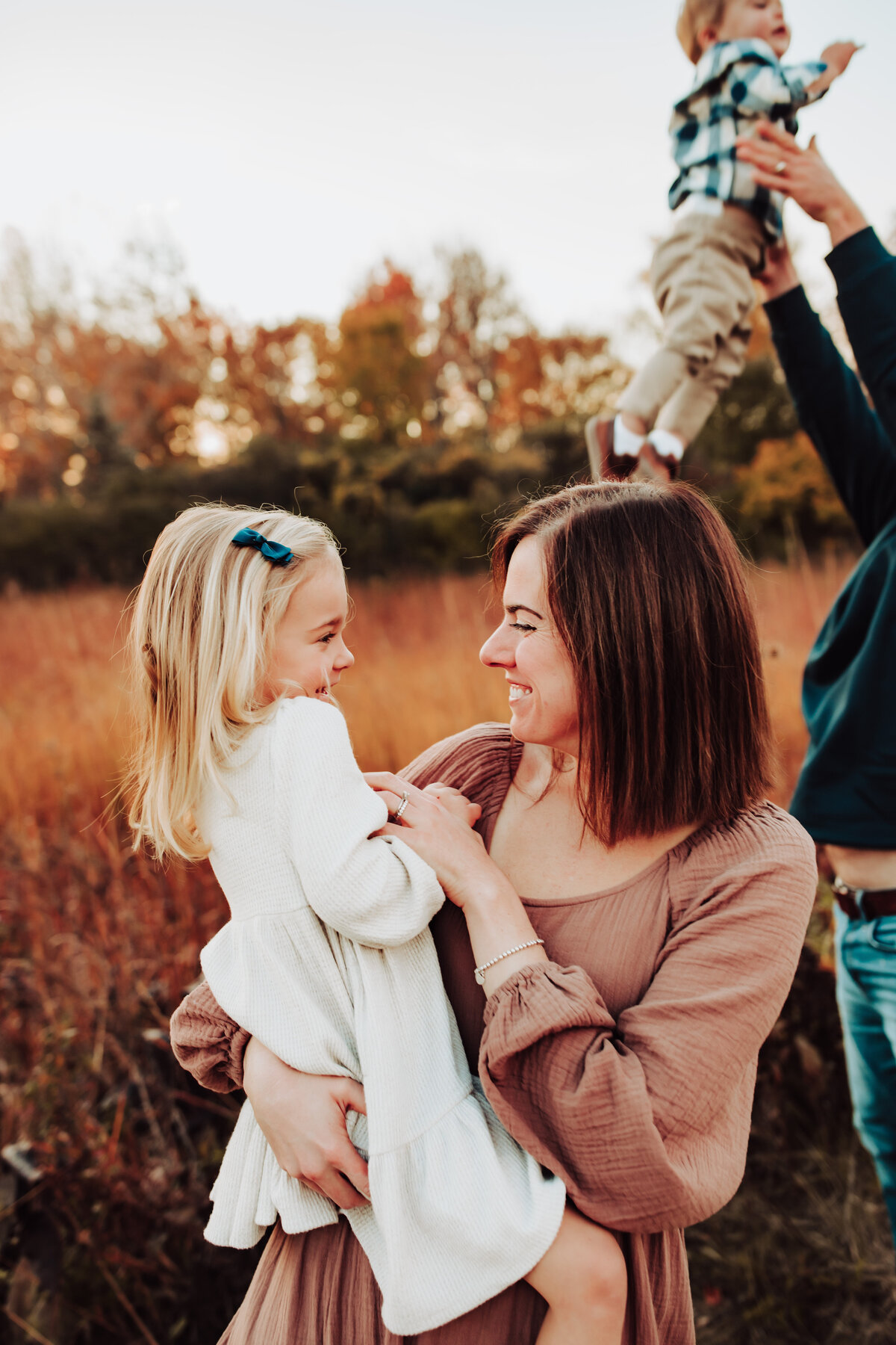 family session of Sara in lovely park in Perrysburg