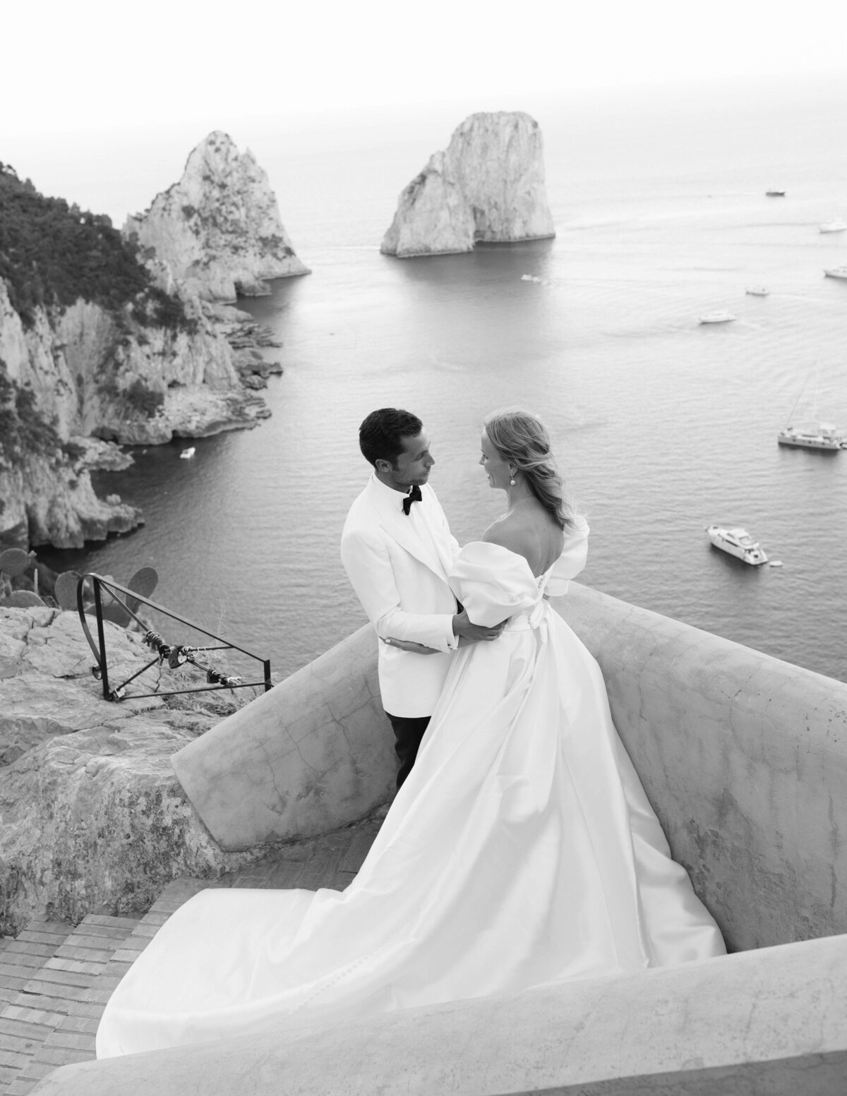 033-REVISED-015EW-ARTISTS-FAVORITES-FINAL220618-555