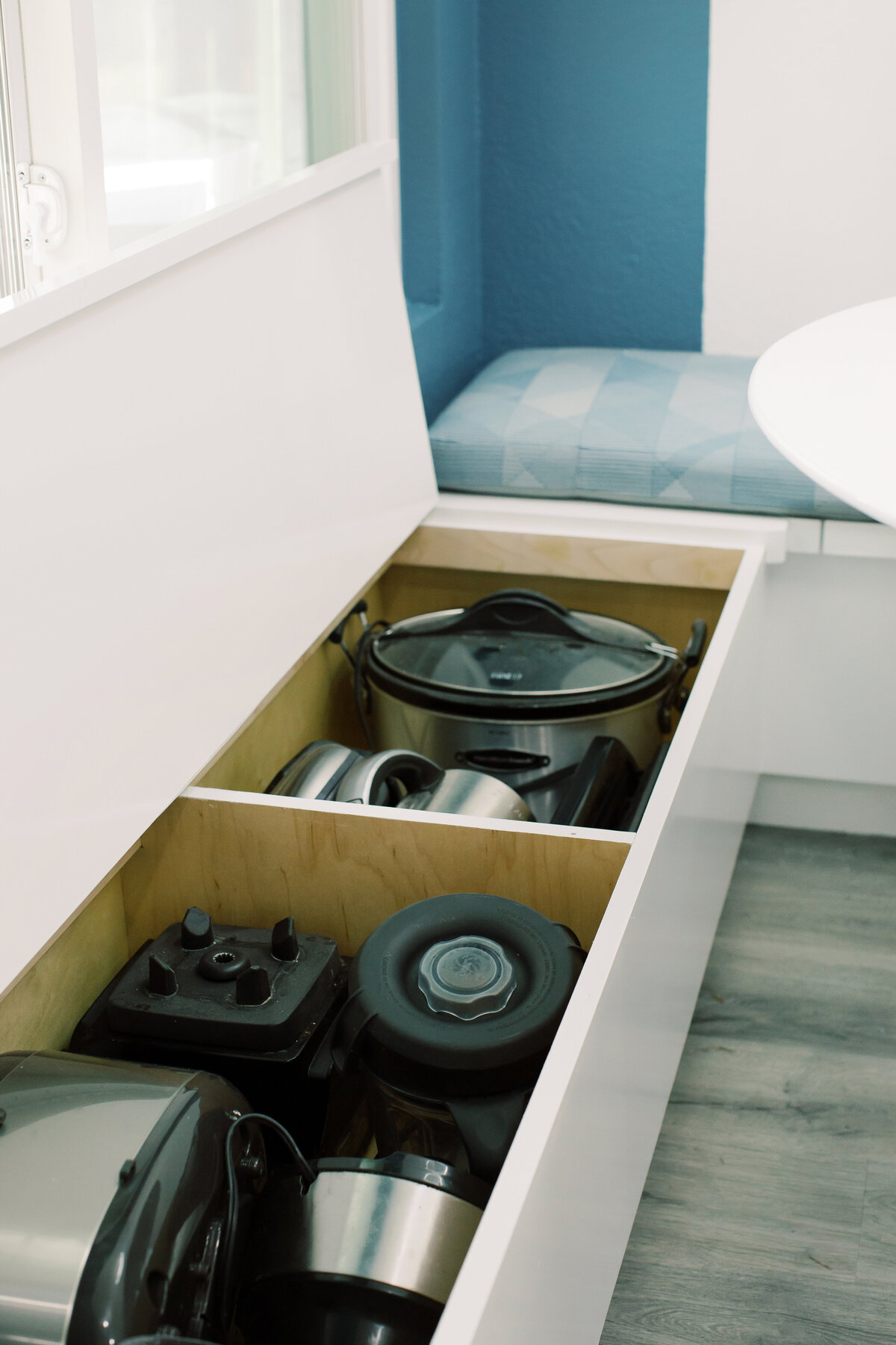 hello-home-austin-breakfast-nook-bench-storage-small-appliance-organization-63