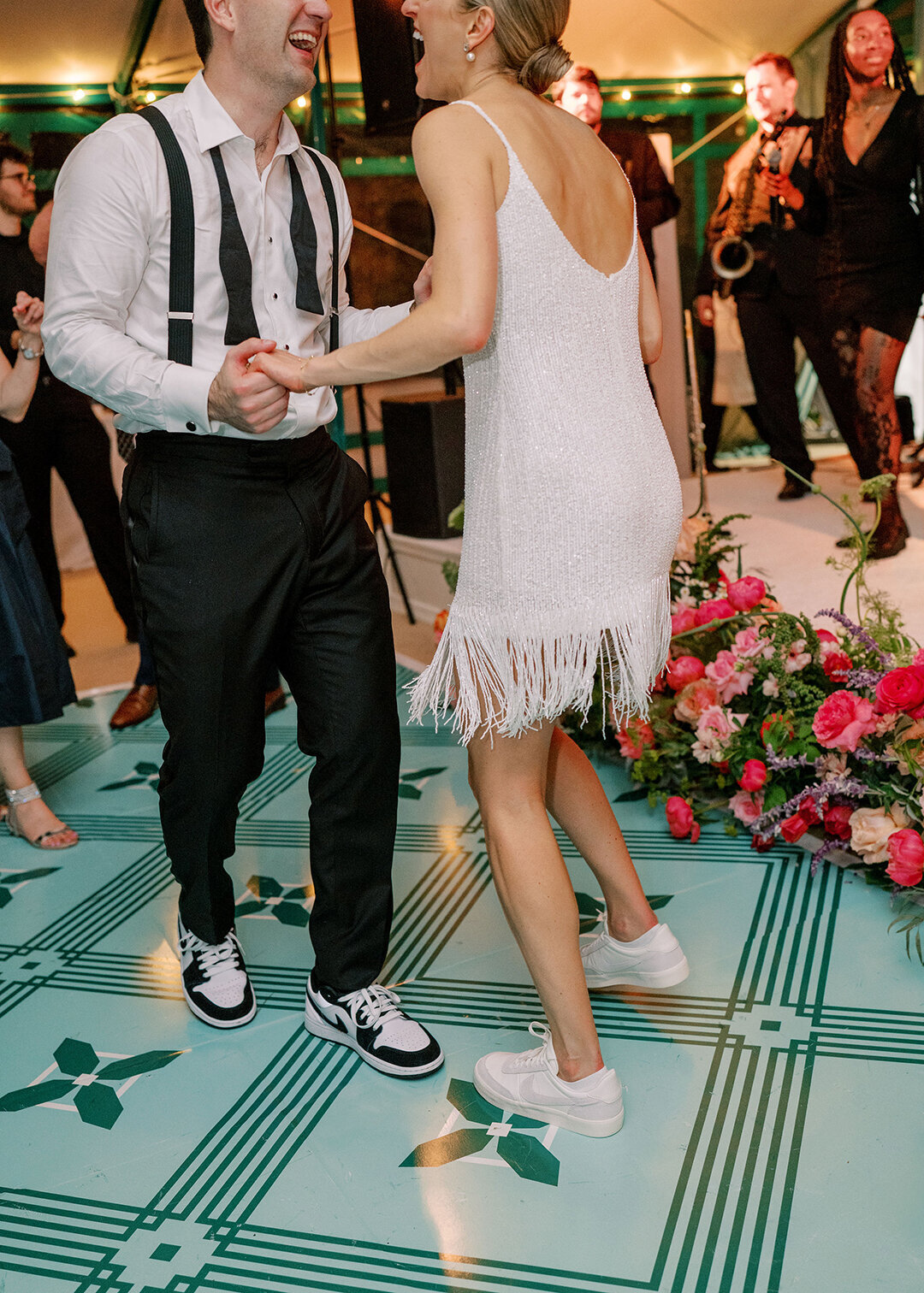 KathleenRob5-3-25GlenstoneGardenVA-VickiGraftonPhotography-1363