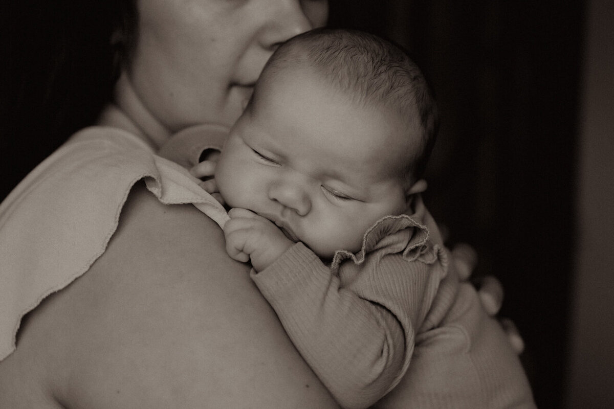 240815 Newbornshoot JackieDSC07873-Verbeterd-NR 30