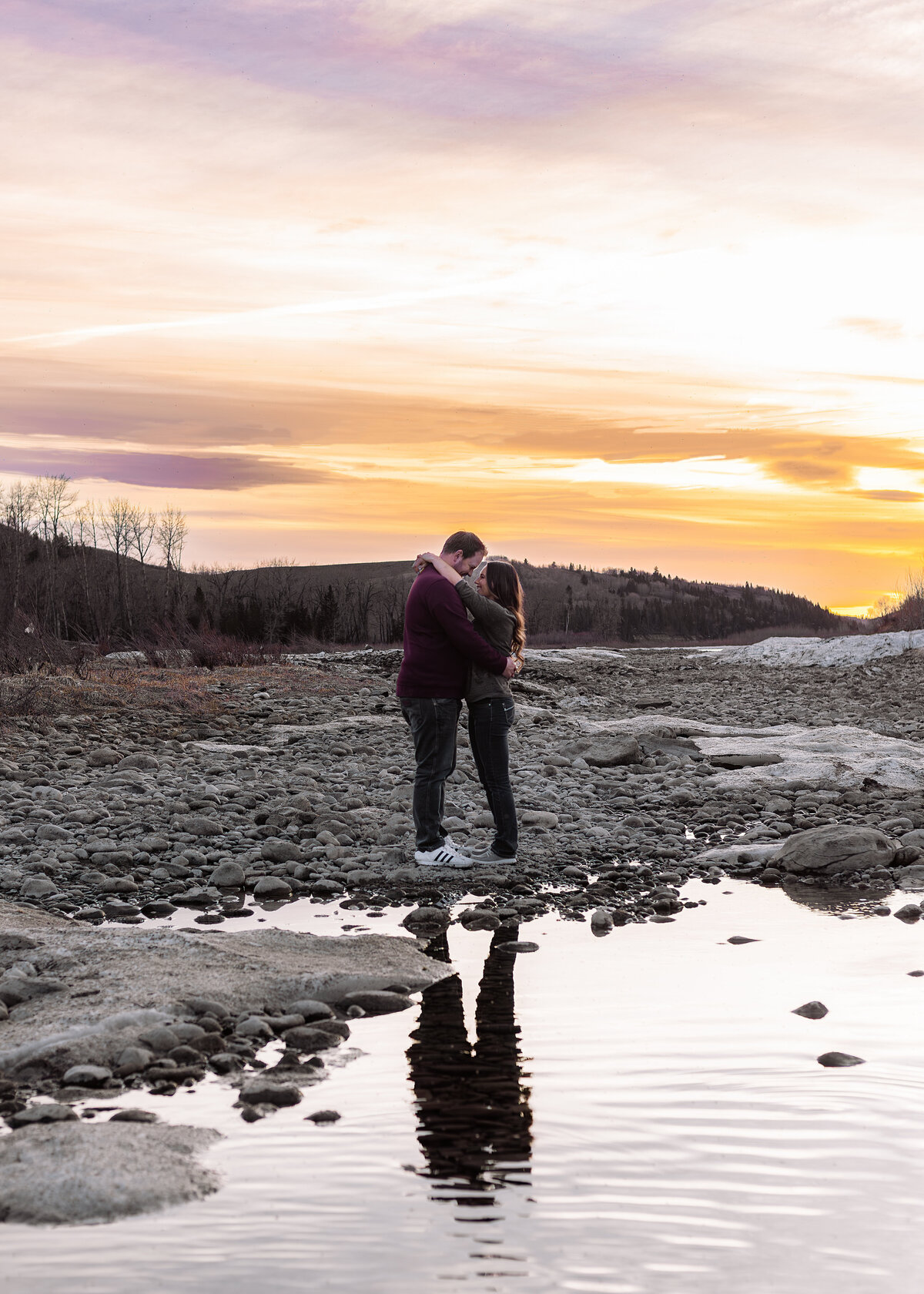 couple-reflection-at-sunset
