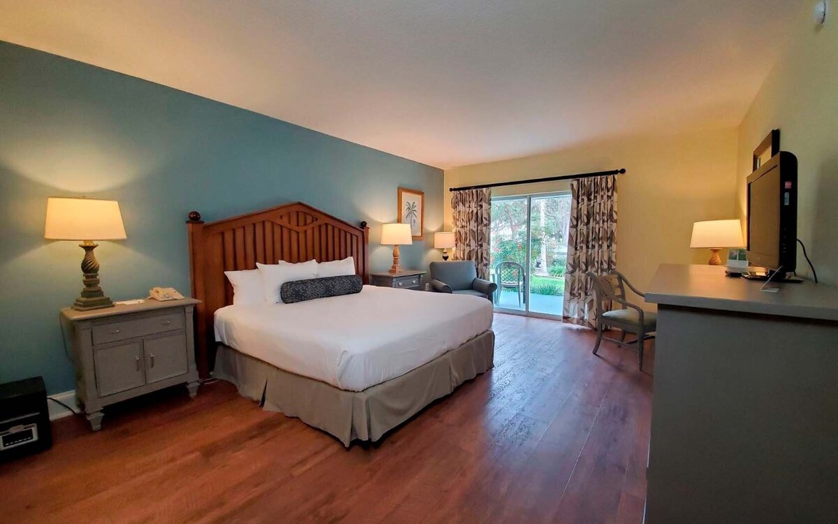 plantationcrystalriver-room-waterviewrooms-618952878cc58